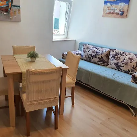 Apartment Leni *